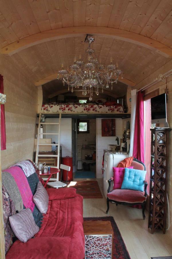 Roulotte Aux Peupliers Hotel La Tour-d'Aigues Bagian luar foto
