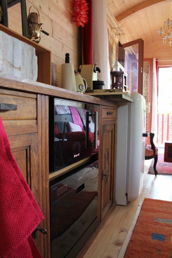 Roulotte Aux Peupliers Hotel La Tour-d'Aigues Bagian luar foto